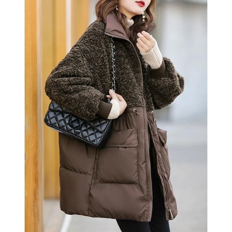 Women's 2025 Winter New Fashionable Splicing Lamb Wool Cotton Jacket Loose Large Warm Versatile Cotton Jacket
Women's 2025 Winter New Fashionable Splicing Lamb Wool Cotton Jacket Loose Large Warm Versatile Cotton Jacket