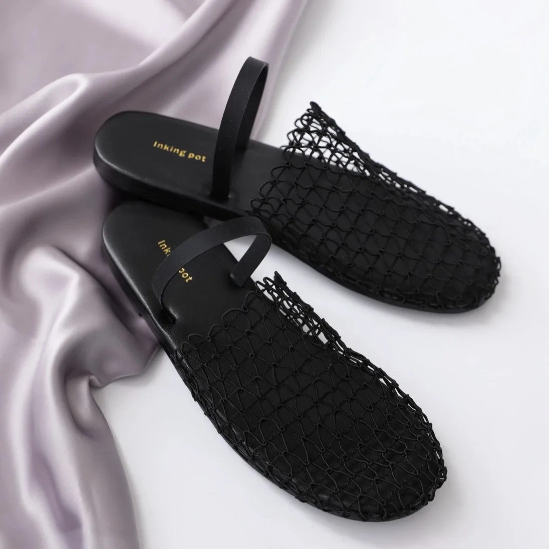 Baotou Fishing Net Flat Shoes Summer Breathable Mesh Hollow Comfortable Soft Sole Sandals Non Slip Lightweight Slippers
Baotou Fishing Net Flat Shoes Summer Breathable Mesh Hollow Comfortable Soft Sole Sandals Non Slip Lightweight Slippers