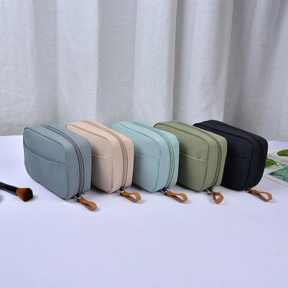 Beauty Large Capacity Portable Makeup Pouch Storage Case Cosmetic Bag Travel Organizer
Beauty Large Capacity Portable Makeup Pouch Storage Case Cosmetic Bag Travel Organizer