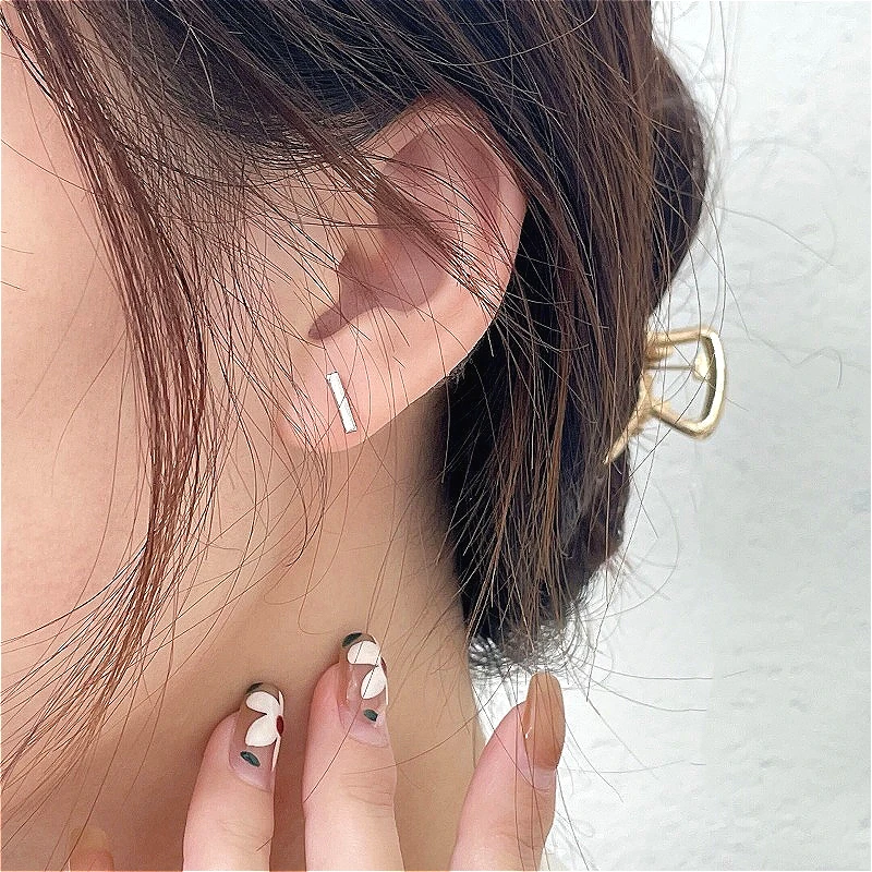 New S925 Sterling Silver Square Ear Stud Summer Simple Elegant Geometric Earring Niche High-end Stylish Women Ear Jewelry Gift
New S925 Sterling Silver Square Ear Stud Summer Simple Elegant Geometric Earring Niche High-end Stylish Women Ear Jewelry Gift