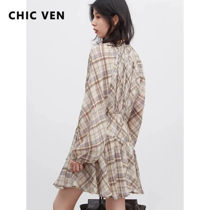 Новое женское платье CHIC VEN в корейском стиле, с длинным рукавом, V-образным вырезом, свободного кроя, повседневное, А-силуэт, на шнуровке, в клетку, весна-осень 2026
Новое женское платье CHIC VEN в корейском стиле, с длинным рукавом, V-образным вырезом, свободного кроя, повседневное, А-силуэт, на шнуровке, в клетку, весна-осень 2026