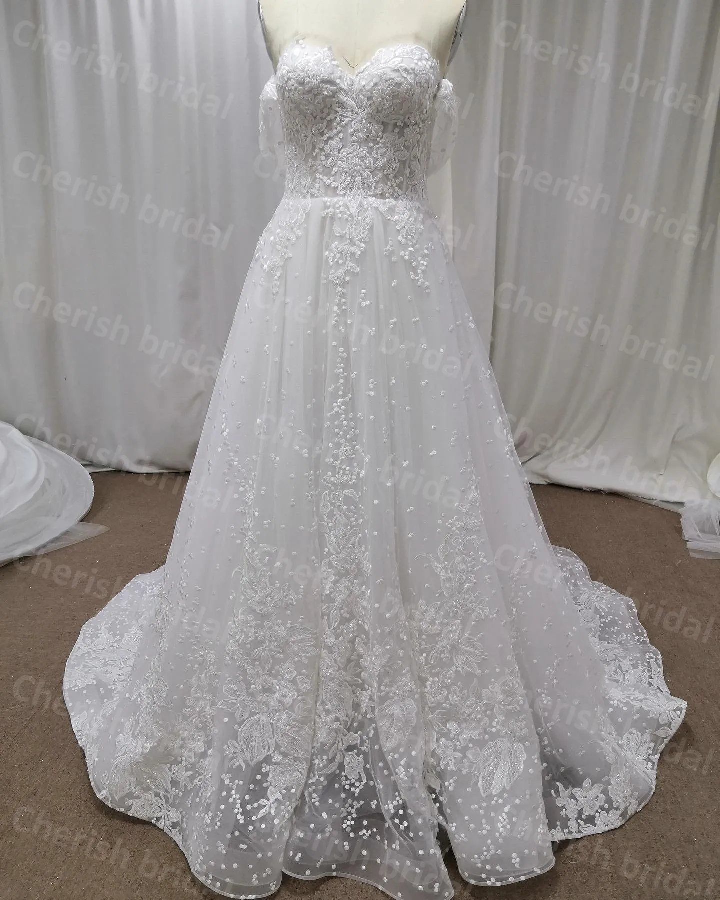 C5032A Elegant Lace Wedding Dress for Bride, Strapless Lace Applique A-line Bride Dress Bridal Gown
C5032A Elegant Lace Wedding Dress for Bride, Strapless Lace Applique A-line Bride Dress Bridal Gown