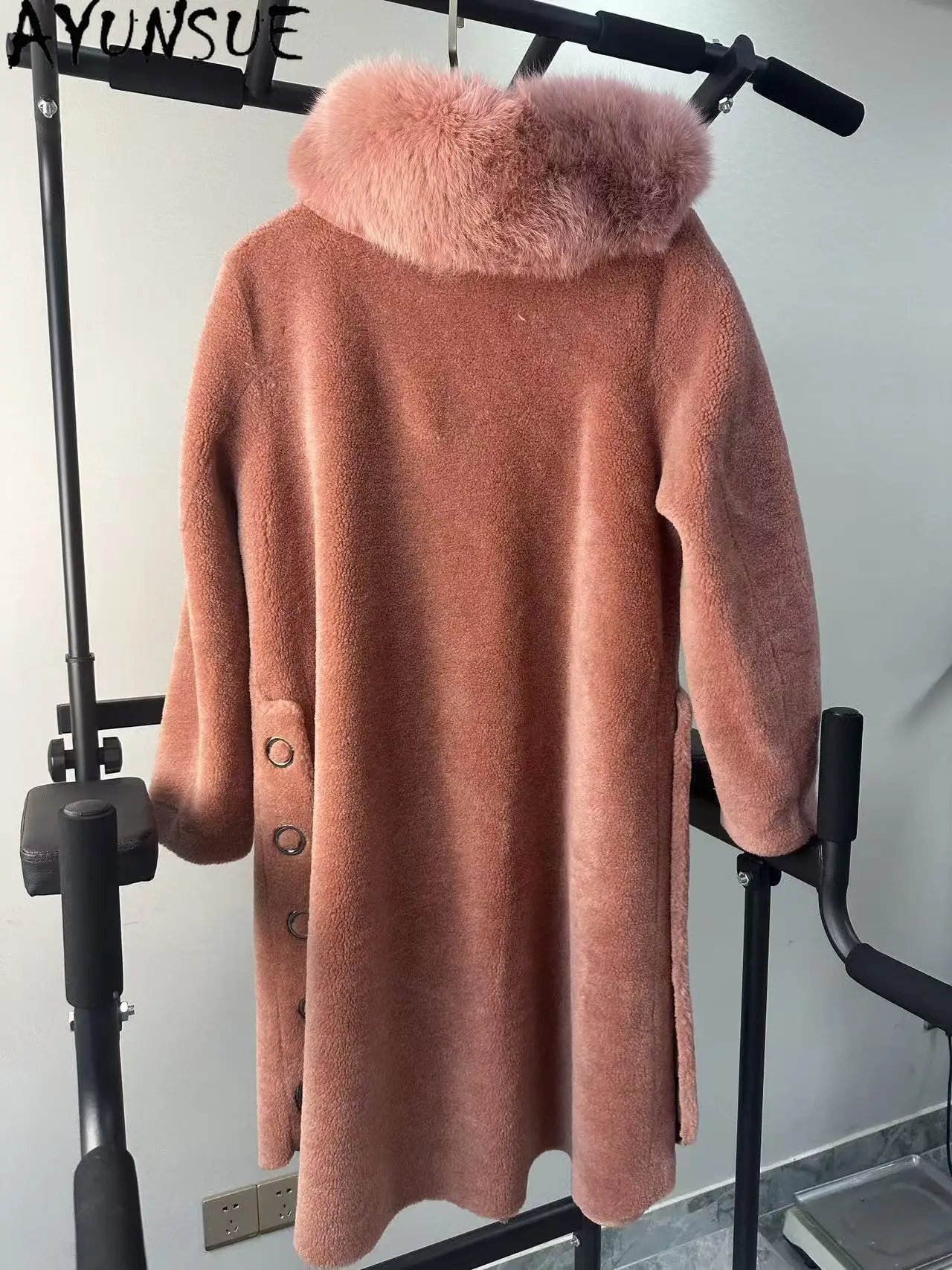 AYUNSUE Real Wool Jacket Women Fox Fur Collar Winter Clothes Woman Coats Unique Coat Promotion Minor Flaws No Refund No Exchange
AYUNSUE Real Wool Jacket Women Fox Fur Collar Winter Clothes Woman Coats Unique Coat Promotion Minor Flaws No Refund No Exchange