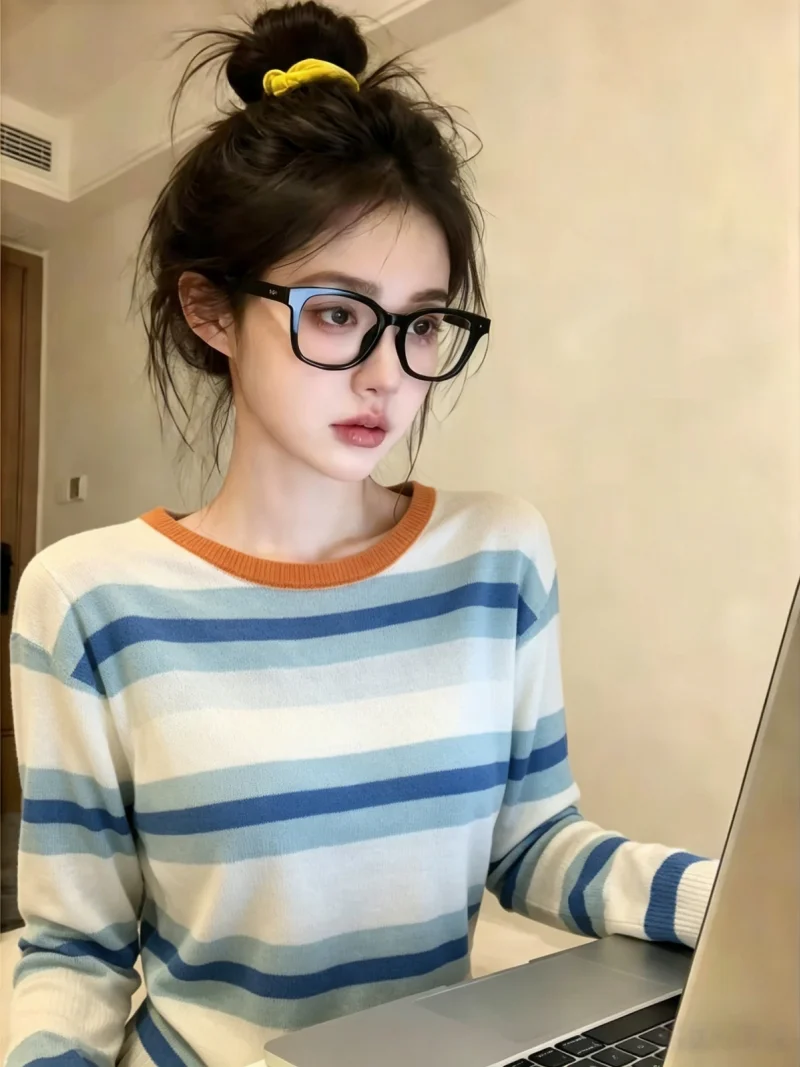 Retro Striped Long Sleeve T-Shirt Women's Summer New Style Fashionable Anti-Aging Sunscreen Top Self-Keeping Model Silk Blend
Retro Striped Long Sleeve T-Shirt Women's Summer New Style Fashionable Anti-Aging Sunscreen Top Self-Keeping Model Silk Blend