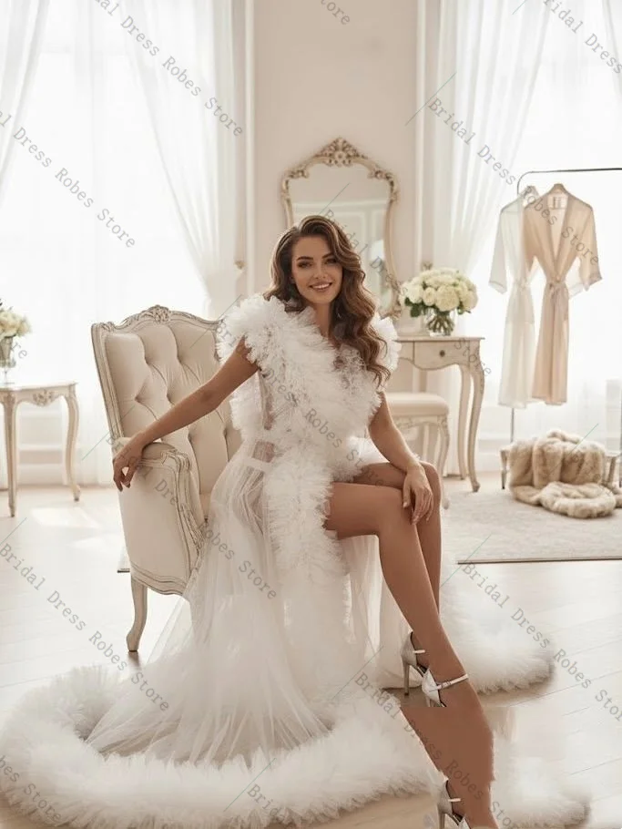 White Sheer Women Prom Dress For Photoshoot Formal Sexy Sleeveless Tiered Tulle Bridal Morning Robe Customized Night Gown
White Sheer Women Prom Dress For Photoshoot Formal Sexy Sleeveless Tiered Tulle Bridal Morning Robe Customized Night Gown