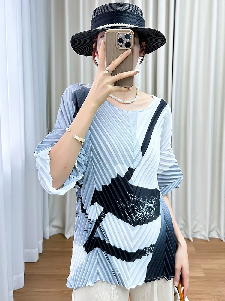 Loose Women's T-shirt Summer Fashion round Neck Five Sleeve Folded Commute Personality Silk Polyester Fiber Straight Cut Type
Loose Women's T-shirt Summer Fashion round Neck Five Sleeve Folded Commute Personality Silk Polyester Fiber Straight Cut Type