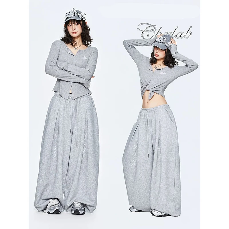 ZHIZOU Women Letter Print Baggy Gray Pants Sweatpants American Harajuku Japanese 2000s Style Y2k Vintage Dance Trousers Clothes
ZHIZOU Women Letter Print Baggy Gray Pants Sweatpants American Harajuku Japanese 2000s Style Y2k Vintage Dance Trousers Clothes