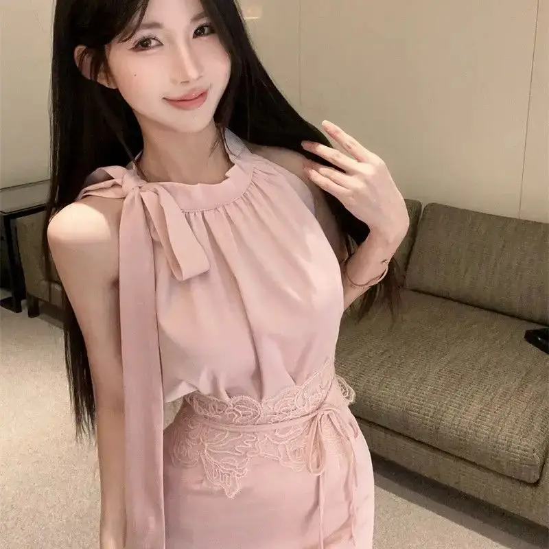 High-End Two-Piece Set Strapless Halter Neck Shirt Lace Spliced Skirt Women'S Summer New Design Suit
High-End Two-Piece Set Strapless Halter Neck Shirt Lace Spliced Skirt Women'S Summer New Design Suit