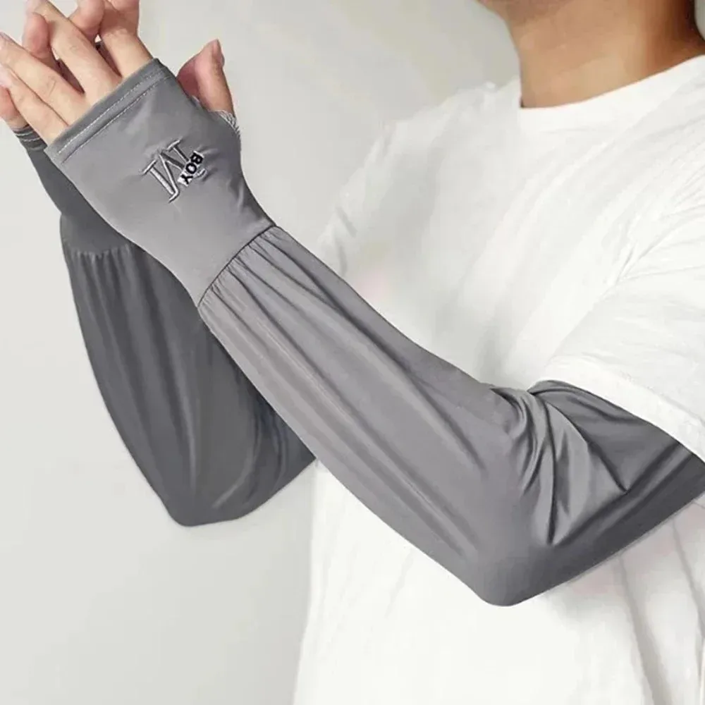 1Pair Men Ice Silk Arm Sleeves, UV Sun Protection Cooling Sleeves, Elastic Lightweight Arm Covers for Driving Outdoor Sports
1Pair Men Ice Silk Arm Sleeves, UV Sun Protection Cooling Sleeves, Elastic Lightweight Arm Covers for Driving Outdoor Sports