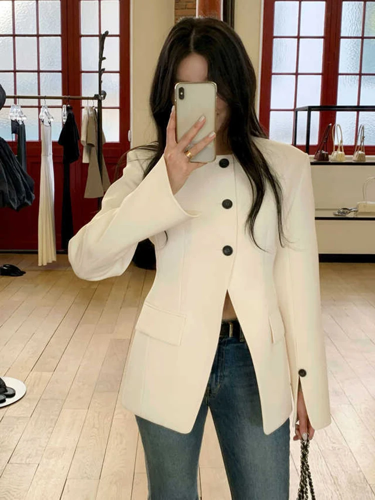 Корейский элегантный женский костюм: уникальный дизайн, не повторяющийся, модная повседневная одежда, полиэстер, длинный рукав, круглый вырез...
Корейский элегантный женский костюм: уникальный дизайн, не повторяющийся, модная повседневная одежда, полиэстер, длинный рукав, круглый вырез...