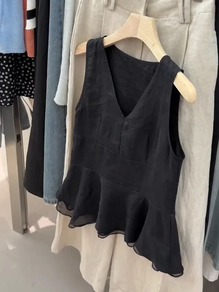 French Sle V-Ne Svel irt Women's Summer New Le Ele Anti-Aging Vest Trendy Loose Fit Pure Color
French Sle V-Ne Svel irt Women's Summer New Le Ele Anti-Aging Vest Trendy Loose Fit Pure Color