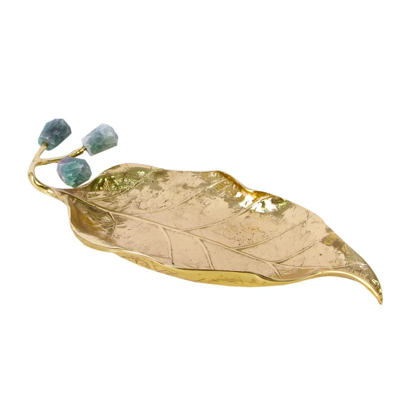 Brass fruit plate American coffee table ornament high-end sense zero sugar fruit plate snack inventory heart plate
Brass fruit plate American coffee table ornament high-end sense zero sugar fruit plate snack inventory heart plate