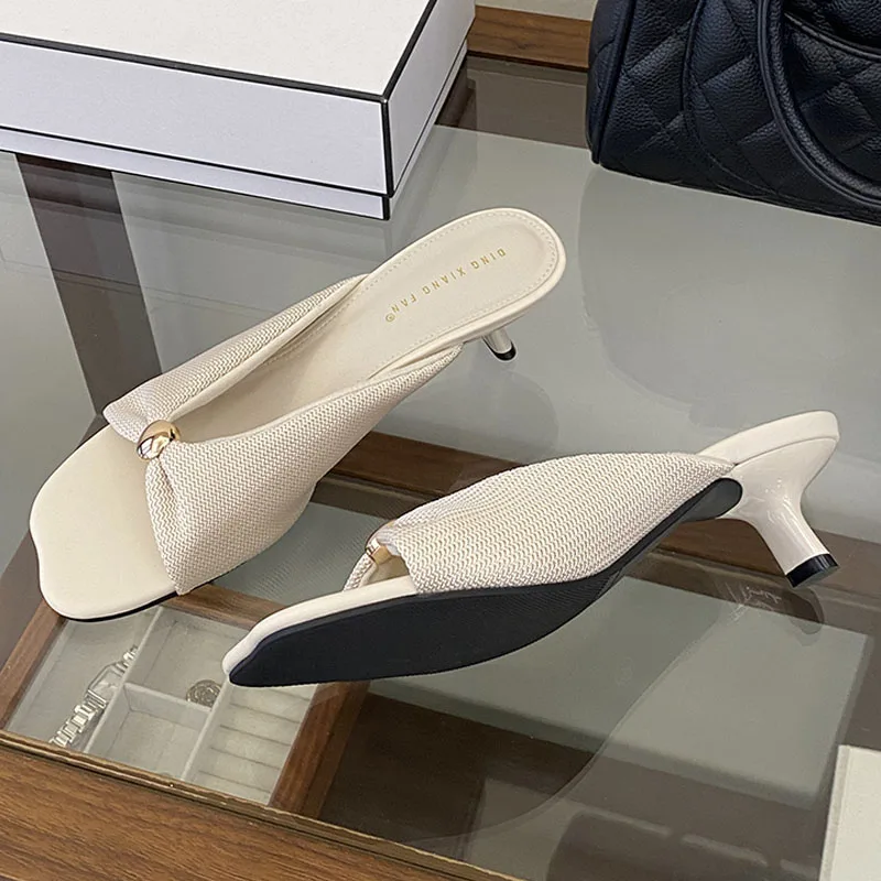 Eilyken Summer Shallow Metal Pearls Square Toe Women Slippers Fashion Low Heels Casual Banquet Dress Ladies Shoes
Eilyken Summer Shallow Metal Pearls Square Toe Women Slippers Fashion Low Heels Casual Banquet Dress Ladies Shoes
