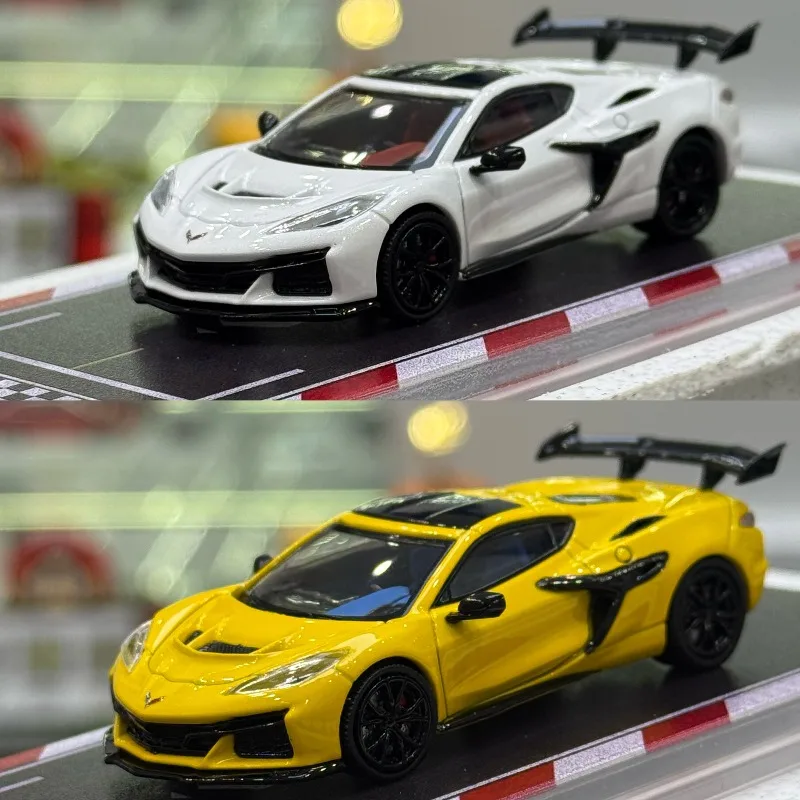 Коллекционная модель автомобиля Fine Works 1:64 Corvette C8 ZR1 из литого алюминия, статическая, имитационная, для мальчиков, игрушка, предмет декора.
Коллекционная модель автомобиля Fine Works 1:64 Corvette C8 ZR1 из литого алюминия, статическая, имитационная, для мальчиков, игрушка, предмет декора.