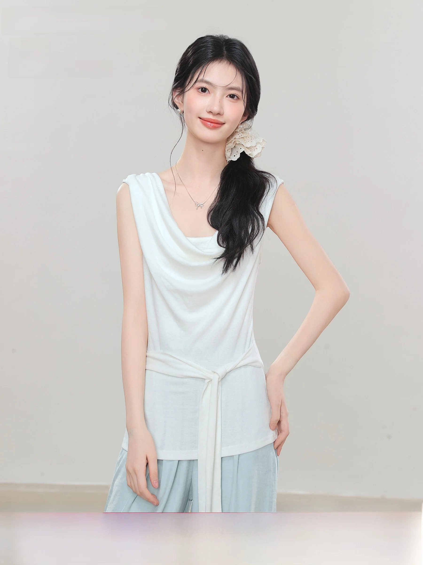 Light Breeze White Tea Knitted Shirt by Ling Jiu UV Protection round Neck Loose Fit Polyester Cotton Spandex Blend Casual Shirt
Light Breeze White Tea Knitted Shirt by Ling Jiu UV Protection round Neck Loose Fit Polyester Cotton Spandex Blend Casual Shirt