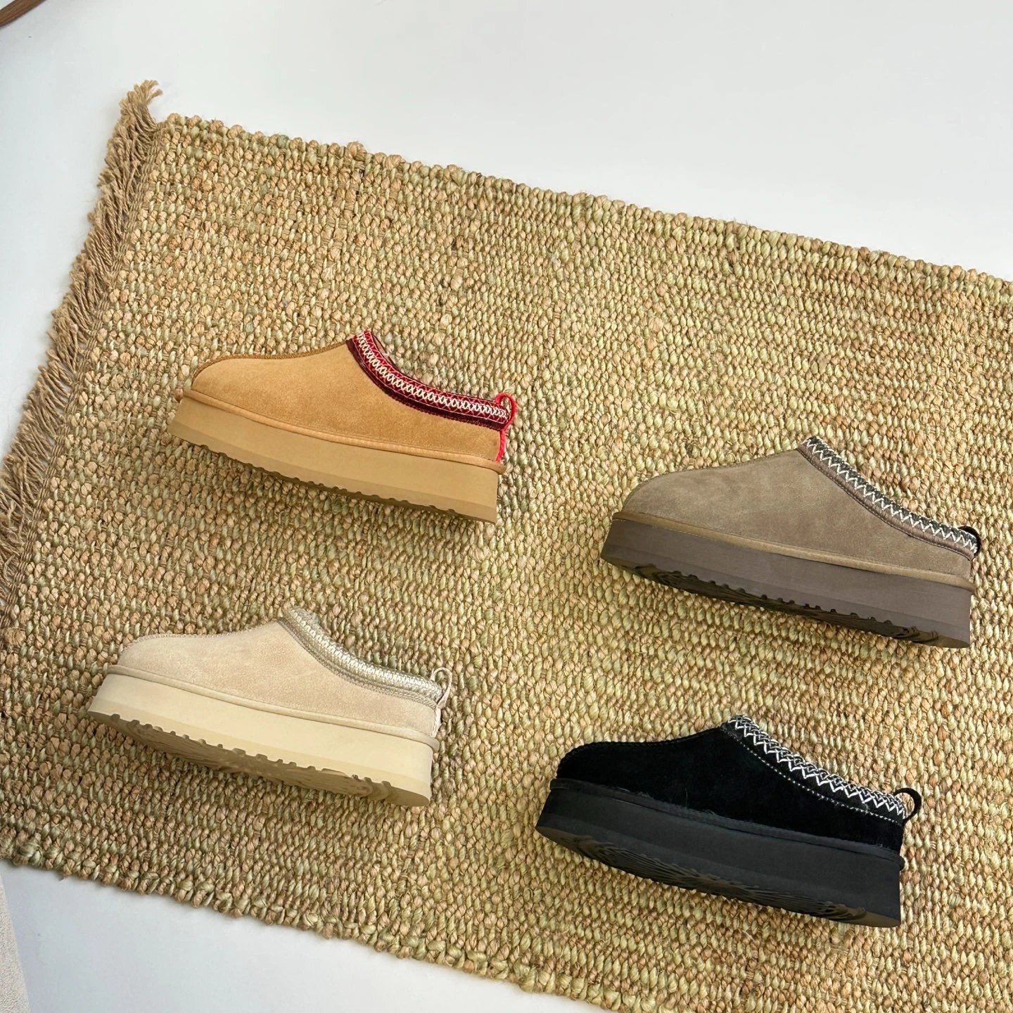 Осенние и зимние новые стильные зимние ботинки для мужчин, детей и женщин, теплые зимние ботинки Tazz 1174471
Осенние и зимние новые стильные зимние ботинки для мужчин, детей и женщин, теплые зимние ботинки Tazz 1174471