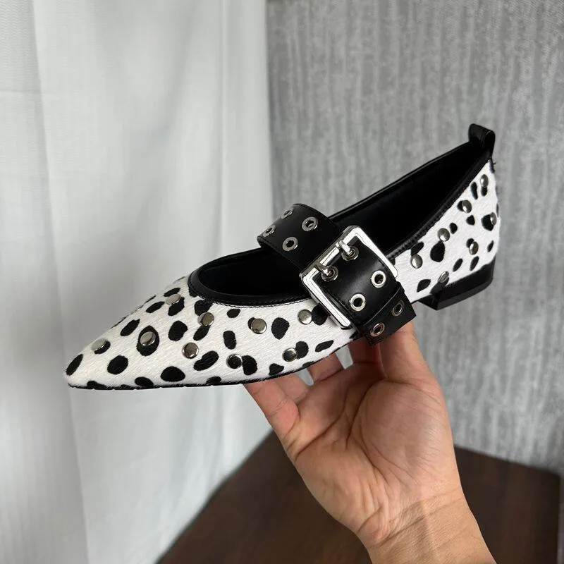 Women's Shoes Temperament Pointed Head Inner Height Increase Shoes Sexy Leopard Print Rivets Designer Shallow Mouth Single Shoes
Women's Shoes Temperament Pointed Head Inner Height Increase Shoes Sexy Leopard Print Rivets Designer Shallow Mouth Single Shoes