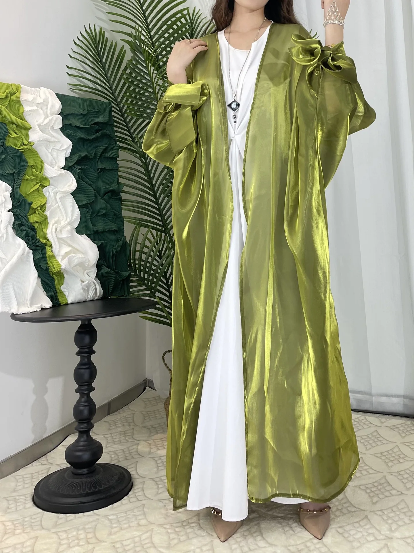 Shiny Satin Open Abayas for Women Muslim Dress Dubai Kimono Islam Clothing Arabic Robe Turkey Kaftan Kebaya Caftan Eid Ramadan
Shiny Satin Open Abayas for Women Muslim Dress Dubai Kimono Islam Clothing Arabic Robe Turkey Kaftan Kebaya Caftan Eid Ramadan