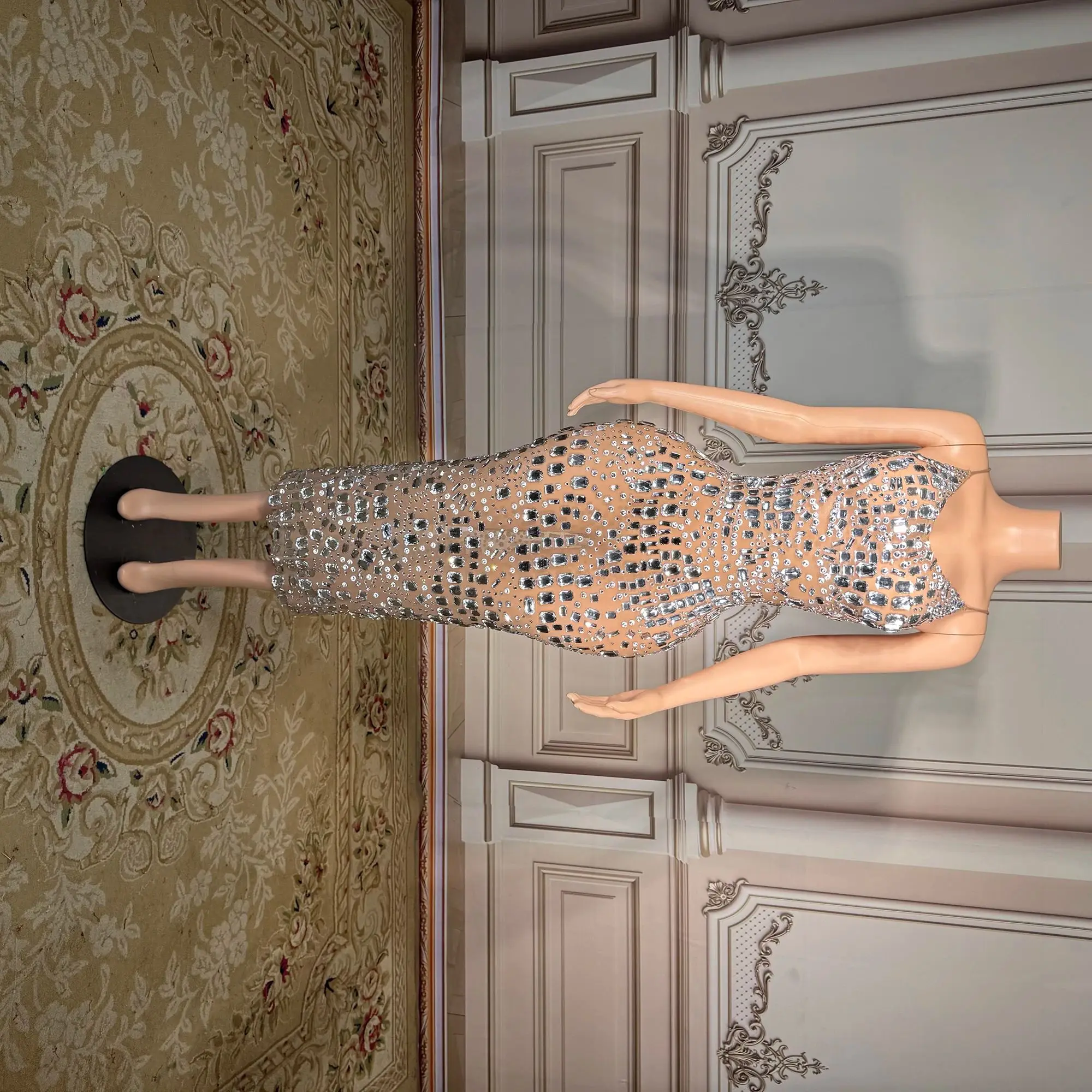 Лидер продаж, роскошное вечернее платье для женщин, длинное платье со стразами и шипами, элегантное вечернее платье больших размеров с блестками
Лидер продаж, роскошное вечернее платье для женщин, длинное платье со стразами и шипами, элегантное вечернее платье больших размеров с блестками