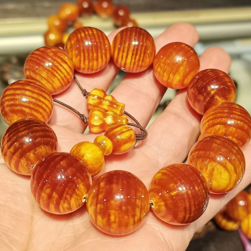 Blood Dragon Buddhist Beads with a Patina, Fully Translucent Amber Wood, Northeast Mingzi Oil Bracelet, Wine Red, High-
Blood Dragon Buddhist Beads with a Patina, Fully Translucent Amber Wood, Northeast Mingzi Oil Bracelet, Wine Red, High-