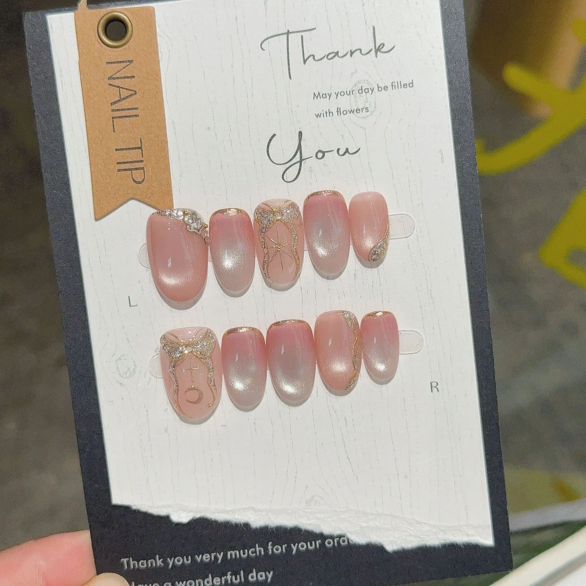 10Pcs Cute Short Glitter Bows Designs Fashion Nails with Oval Head Blush Pink Press on False Nails Reusable Gentle Nails Summer
10Pcs Cute Short Glitter Bows Designs Fashion Nails with Oval Head Blush Pink Press on False Nails Reusable Gentle Nails Summer