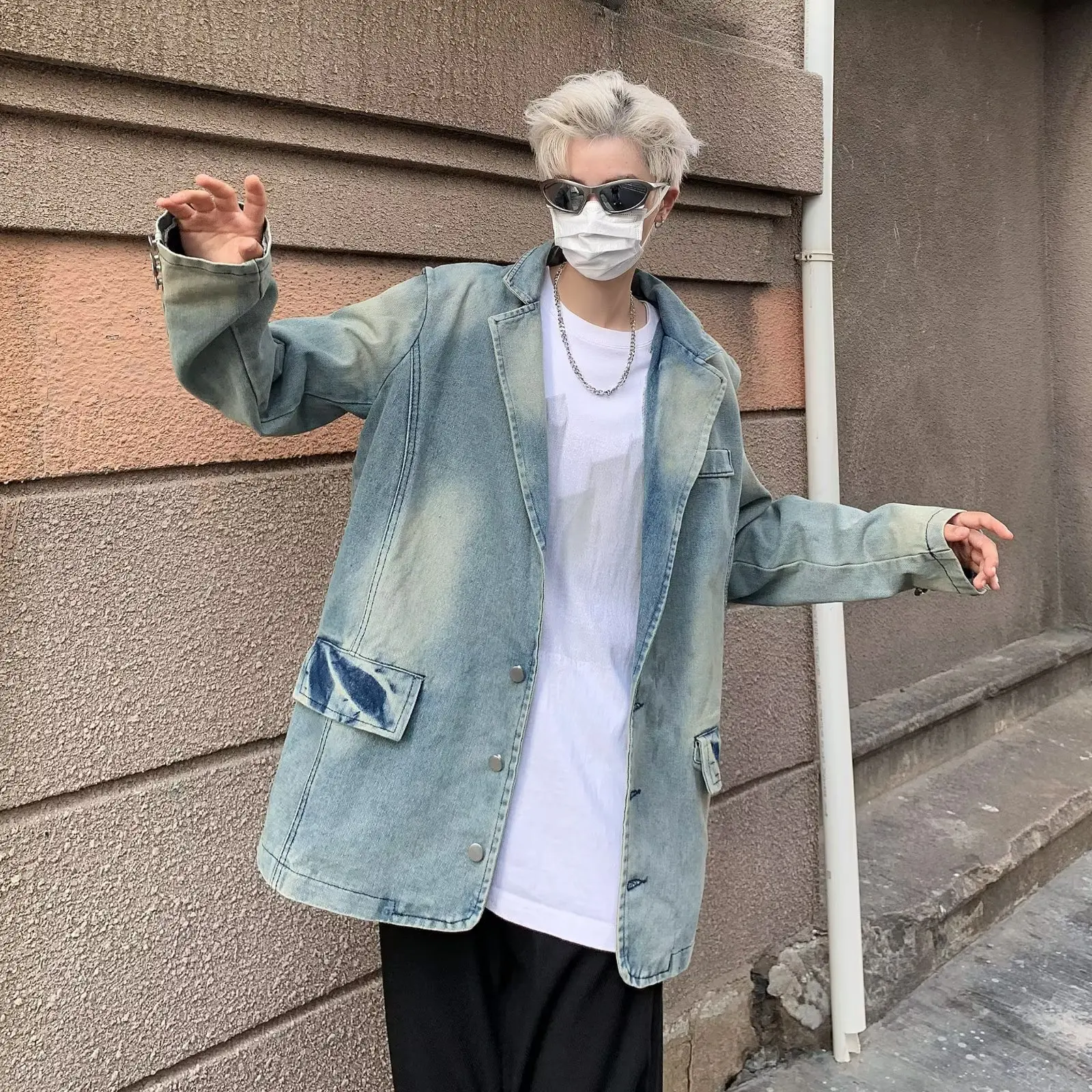 Мужская джинсовая куртка в стиле ретро в американском стиле High Street, весенне-осенний свободный костюм с воротником, крутая брендовая свободная народная одежда
Мужская джинсовая куртка в стиле ретро в американском стиле High Street, весенне-осенний свободный костюм с воротником, крутая брендовая свободная народная одежда