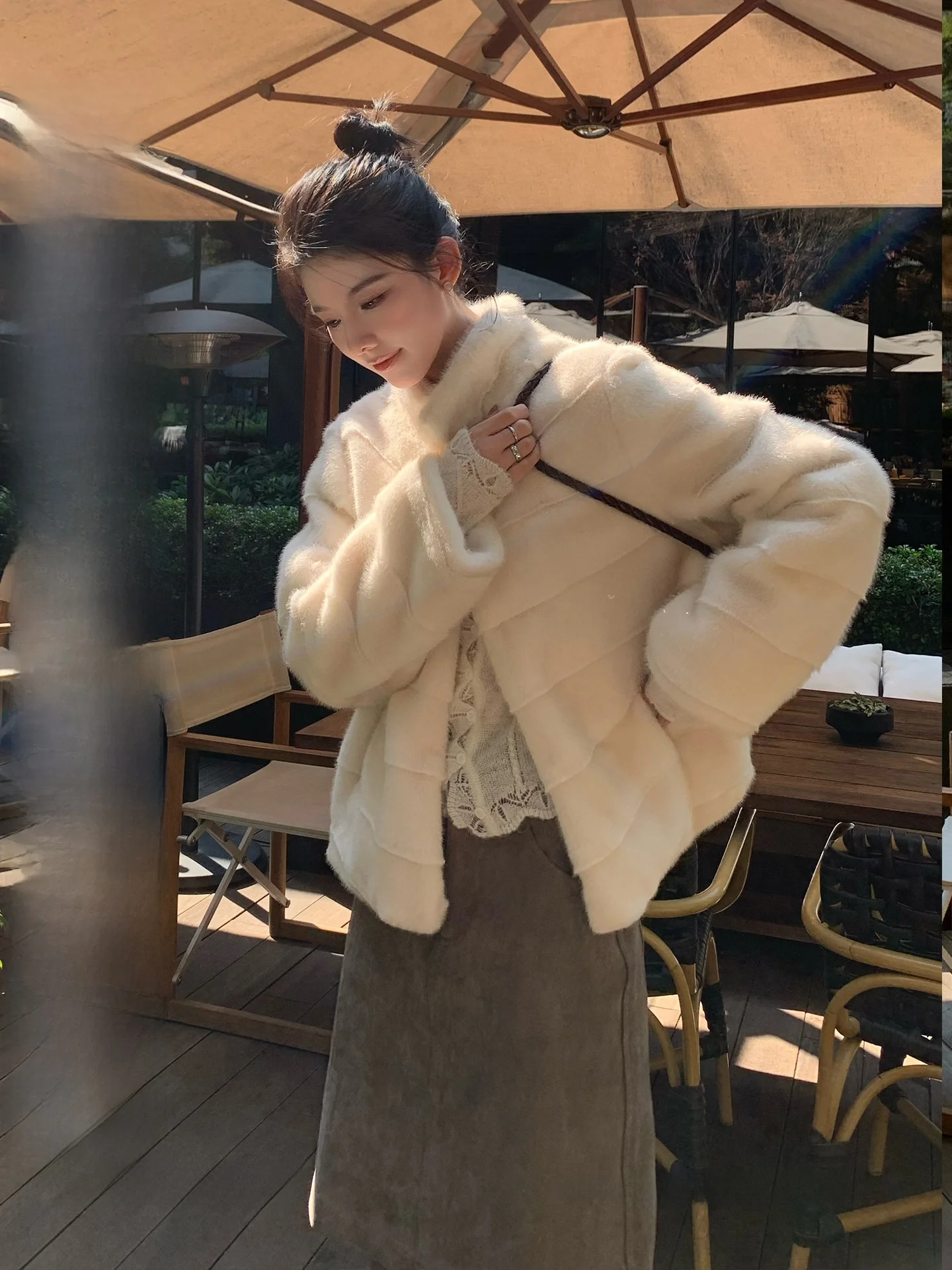 Elegant Women's Winter Coat Qingwen Shuangjiang Eco-Friendly Mink Spine Design Standard Fit Polyester Fiber Long Sleeve Coat
Elegant Women's Winter Coat Qingwen Shuangjiang Eco-Friendly Mink Spine Design Standard Fit Polyester Fiber Long Sleeve Coat