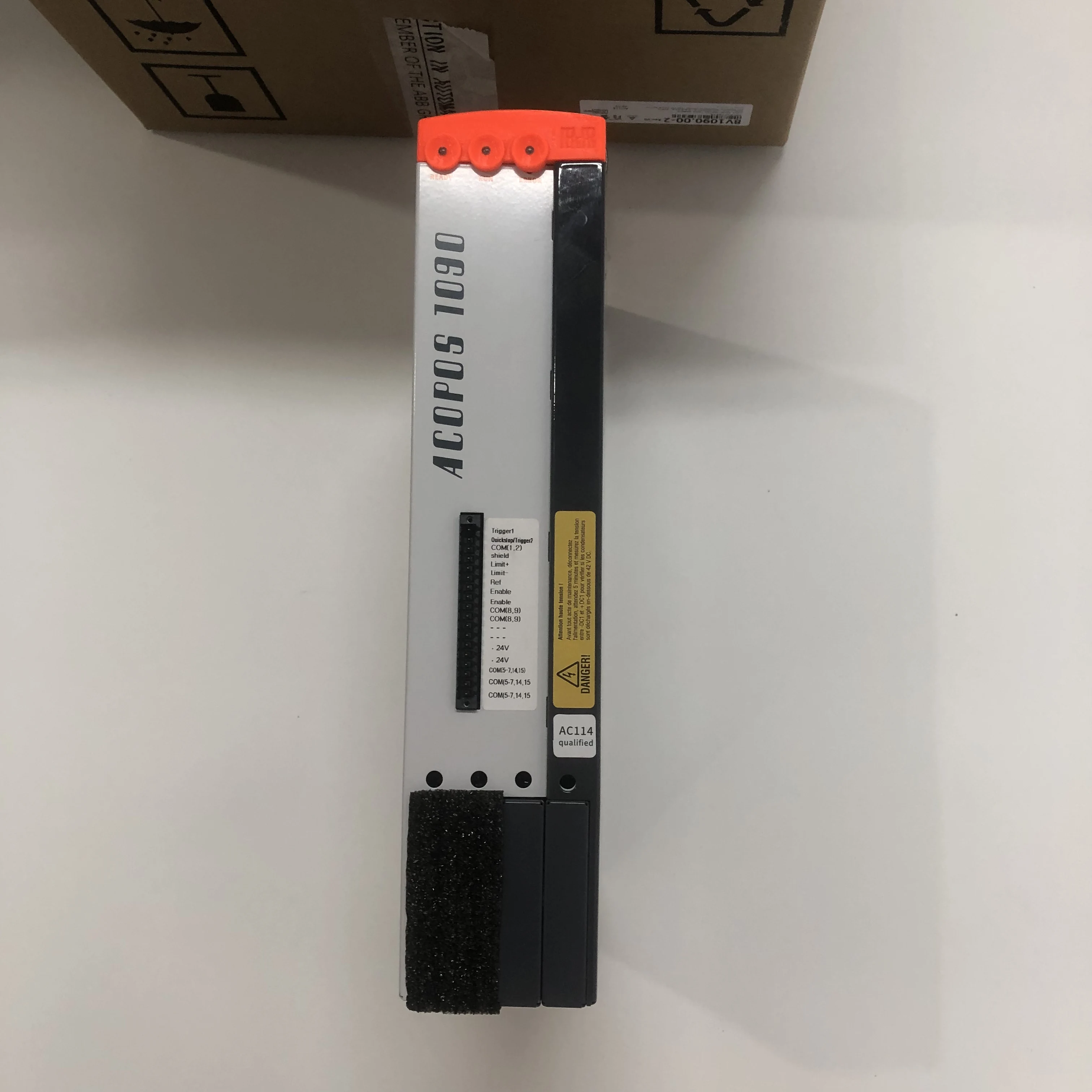 One Year Warranty Austria B&R Drive 8V1090.00-2 ACOPOS Servo Drive 3x 400-480 V, 8.8 A, 4 kW Integrated Line Filter
One Year Warranty Austria B&R Drive 8V1090.00-2 ACOPOS Servo Drive 3x 400-480 V, 8.8 A, 4 kW Integrated Line Filter