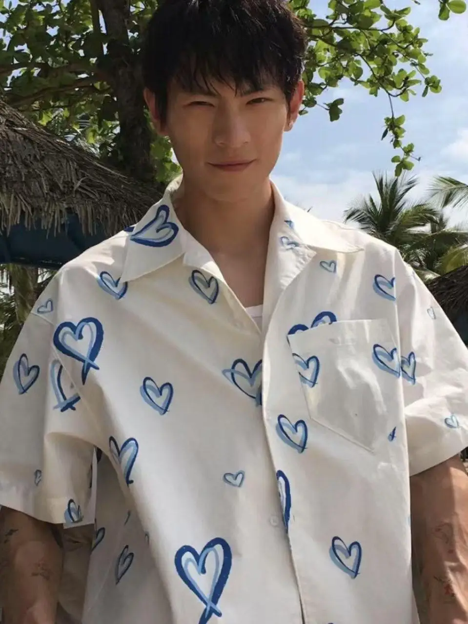 Hawaii Love Graffiti Short Sleeve Loose Beach Shirt Men's Casual Breathable Printed Cotton Shirt Unisex Summer Fashion
Hawaii Love Graffiti Short Sleeve Loose Beach Shirt Men's Casual Breathable Printed Cotton Shirt Unisex Summer Fashion