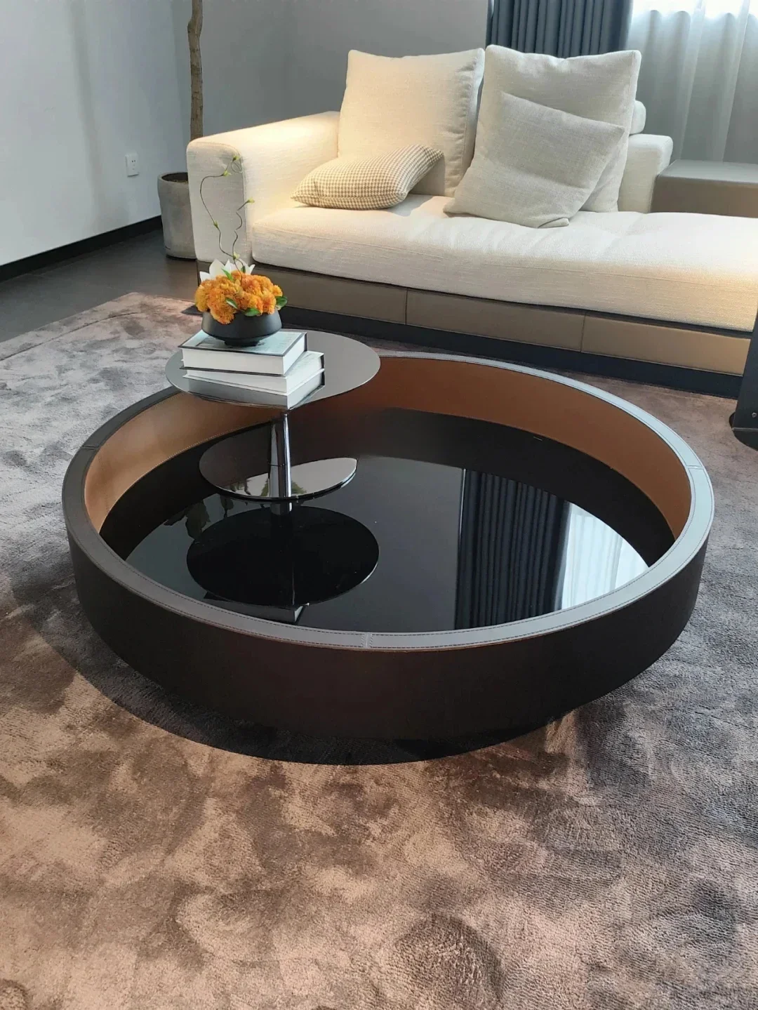 Round coffee table Italian living room household personalized rotating tempered glass combination tea table
Round coffee table Italian living room household personalized rotating tempered glass combination tea table