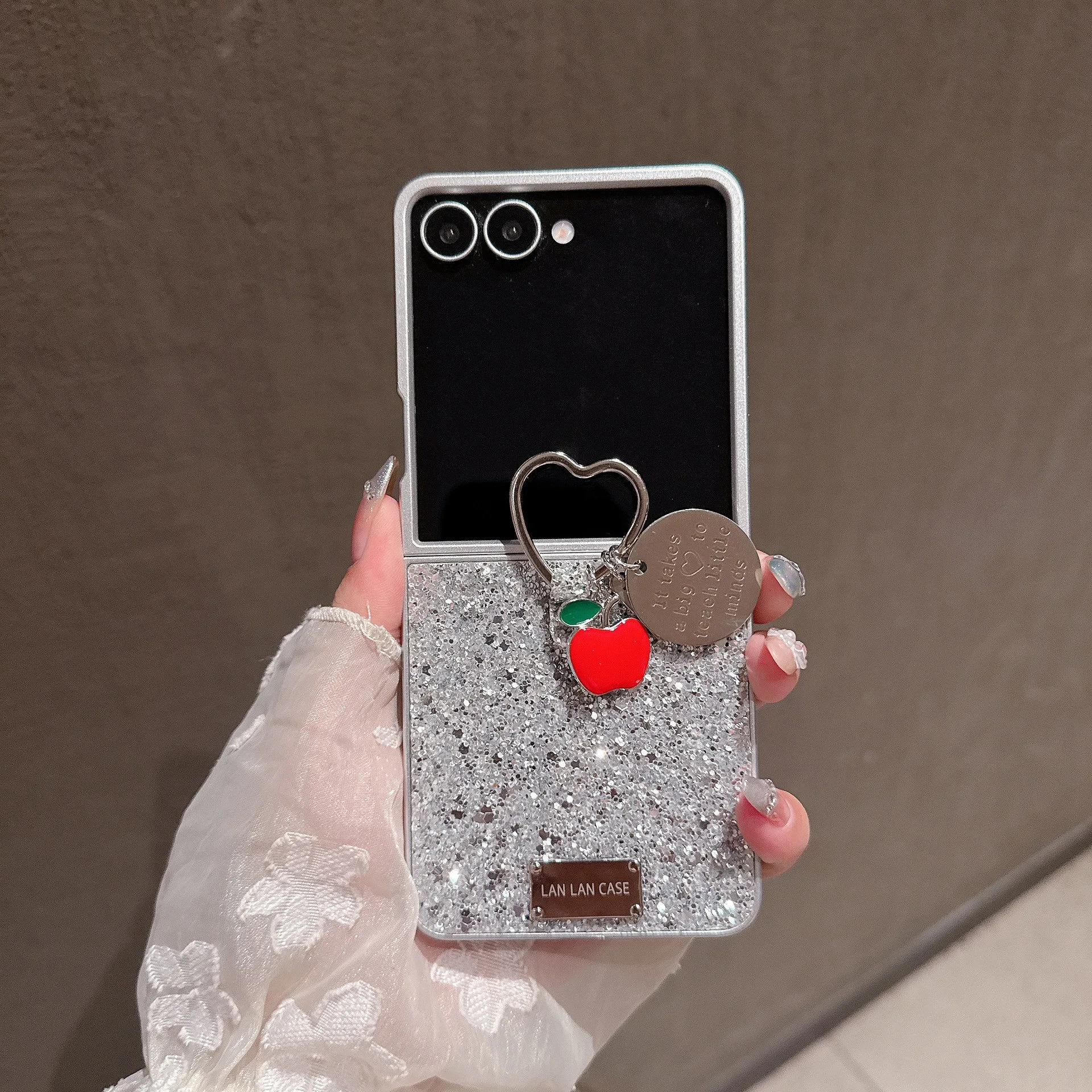 Red Apple Pendant Phone Case For Samsung Galaxy Z Flip 7 6 5 4 Protective Back Cover For ZFlip5 ZFlip6 ZFlip7 Case Shell
Red Apple Pendant Phone Case For Samsung Galaxy Z Flip 7 6 5 4 Protective Back Cover For ZFlip5 ZFlip6 ZFlip7 Case Shell