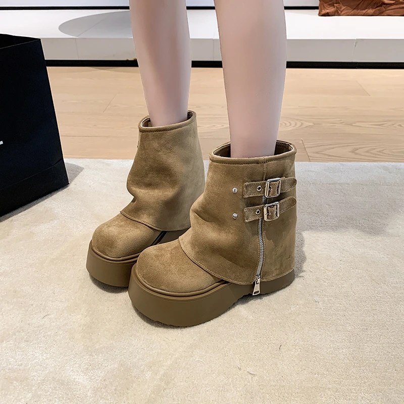 Женские ботильоны, новые зимне-осенние мотоциклетные ботинки 6 см, замшевые кожаные кроссовки на толстом каблуке и платформе, короткие ботинки Mujer Botas
Женские ботильоны, новые зимне-осенние мотоциклетные ботинки 6 см, замшевые кожаные кроссовки на толстом каблуке и платформе, короткие ботинки Mujer Botas
