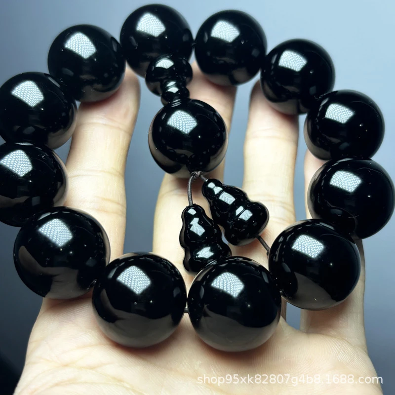 Amber wood bracelet with natural patina, Changbai Mountain pine seeds, and northern agarwood, fully translucent, 20mm
Amber wood bracelet with natural patina, Changbai Mountain pine seeds, and northern agarwood, fully translucent, 20mm