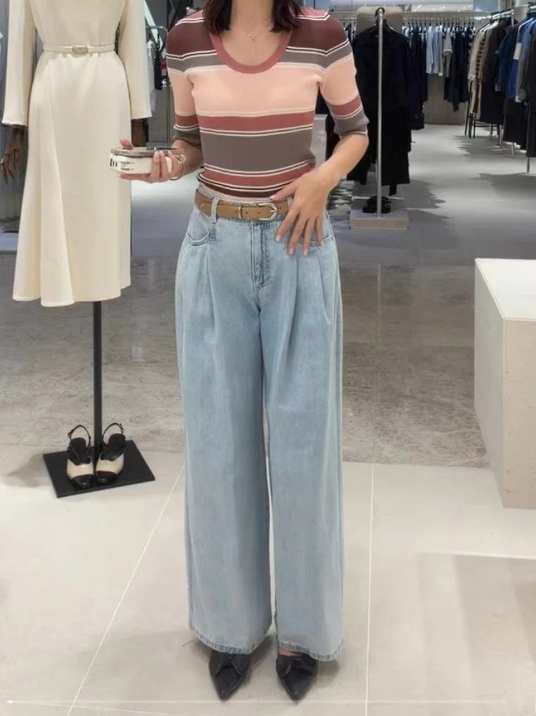 High Waist Straight Leg Jeans Women's Casual Summer New Style Korean Version Slimming Wide Leg Denim Pants Hip Concealing
High Waist Straight Leg Jeans Women's Casual Summer New Style Korean Version Slimming Wide Leg Denim Pants Hip Concealing