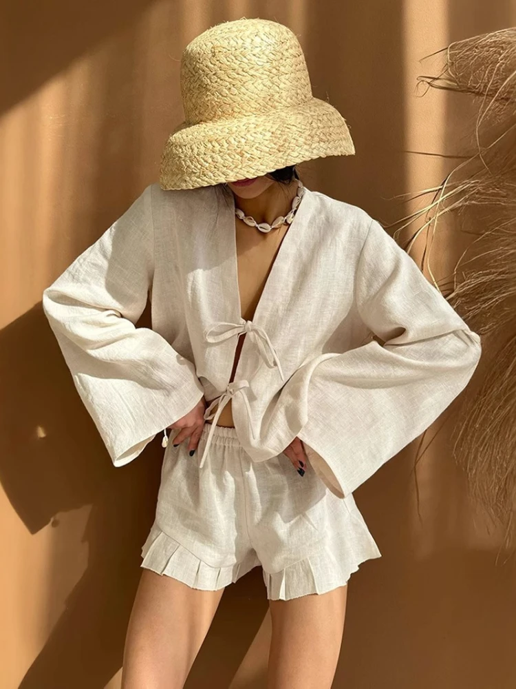Summer Snew Lace Up Long Sleeves Shorts Set Womem's Solid Color Top Fashionable Loose Casual Flounce Shorts 2-Piece Set
Summer Snew Lace Up Long Sleeves Shorts Set Womem's Solid Color Top Fashionable Loose Casual Flounce Shorts 2-Piece Set