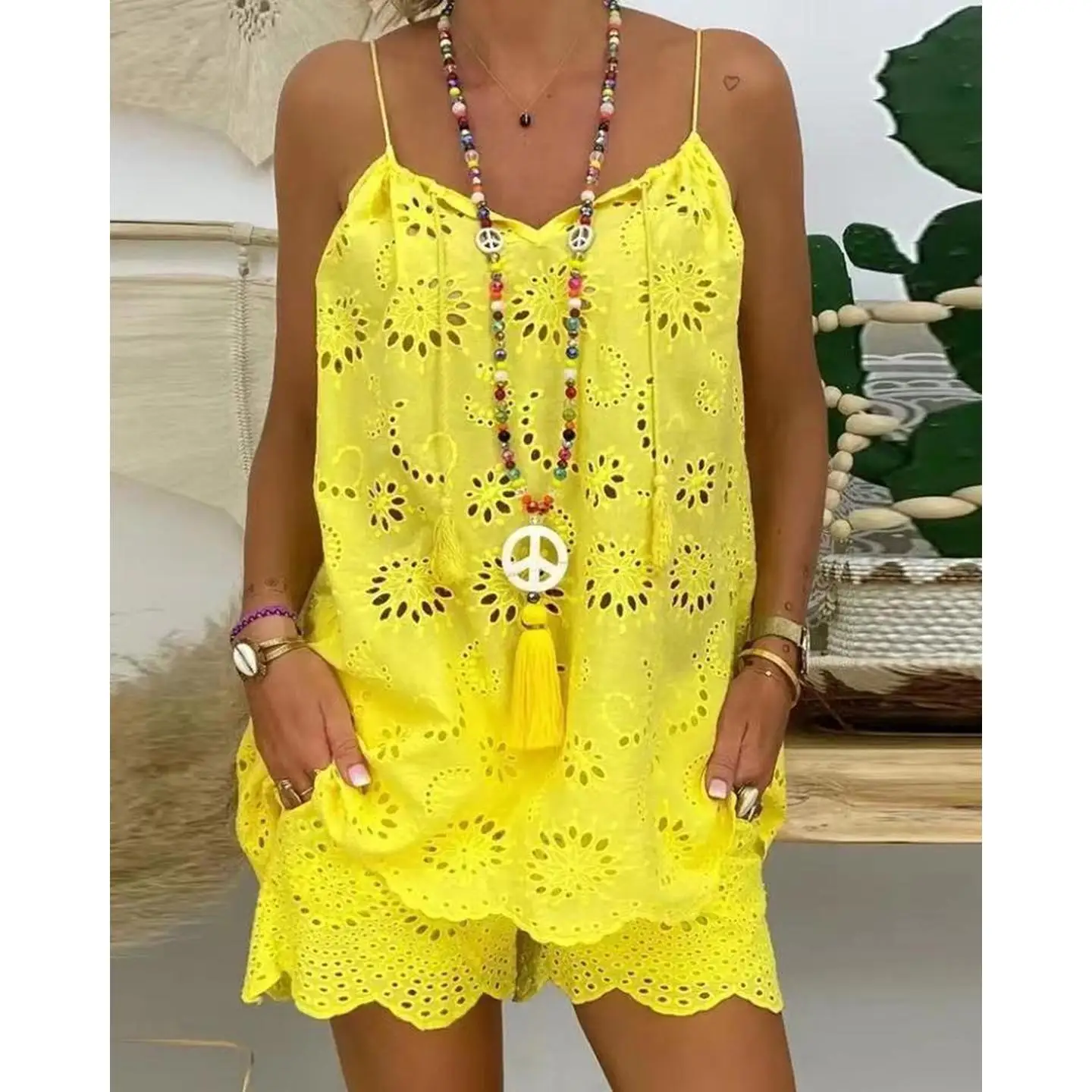 Women's Summer Hollow out Strap Vest And Shorts Set with Lace Trim Fashionable Two Piece Outfit for Ladies
Women's Summer Hollow out Strap Vest And Shorts Set with Lace Trim Fashionable Two Piece Outfit for Ladies