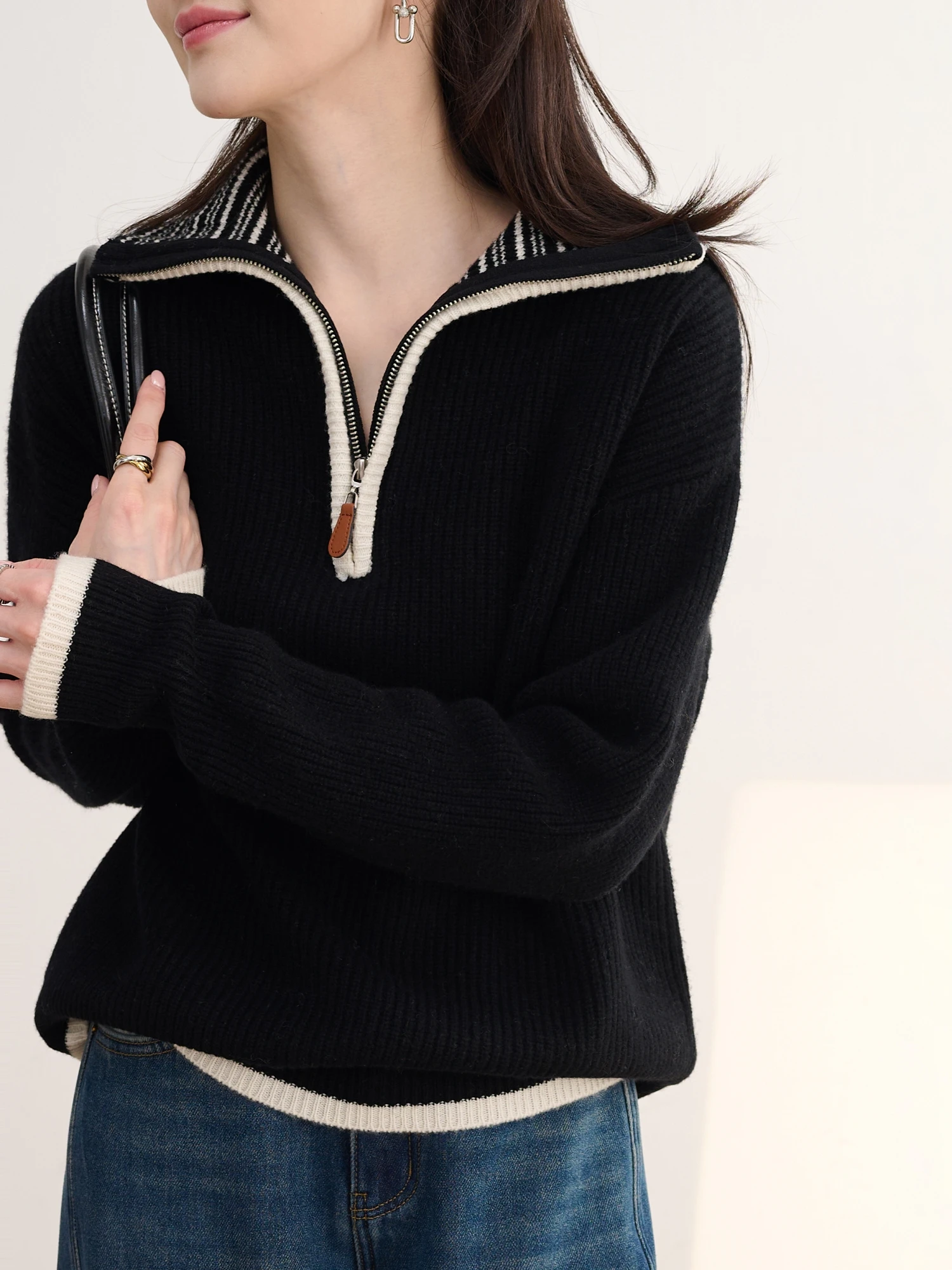 Женский вязаный свитер JPOO из мягкой шерсти с молнией, в полоску, прямого кроя, для повседневной носки
Женский вязаный свитер JPOO из мягкой шерсти с молнией, в полоску, прямого кроя, для повседневной носки