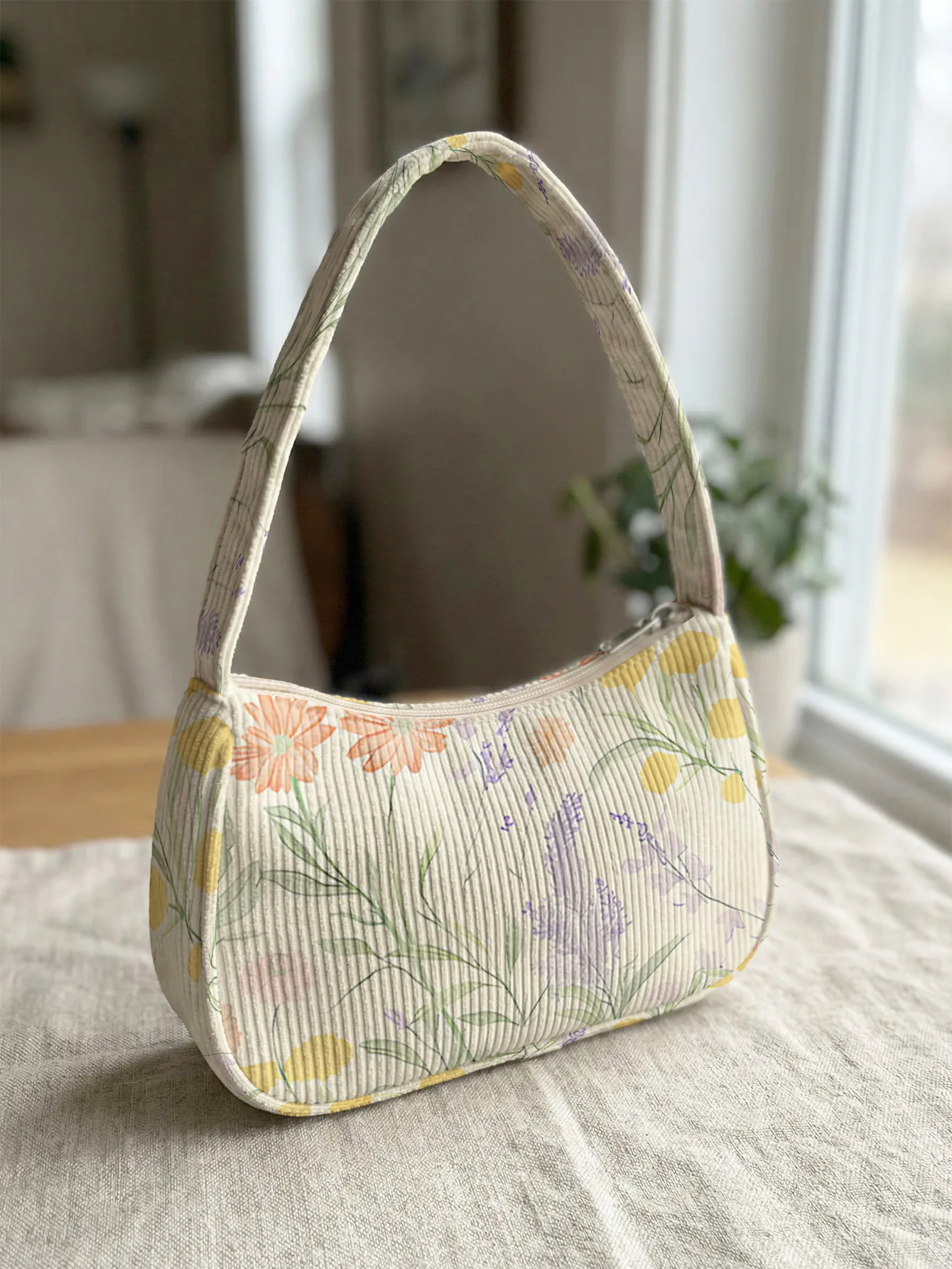 Trendy Pastel Floral Print Shoulder Bag, Corduroy Underarm Bag for Daily Casual Use
Trendy Pastel Floral Print Shoulder Bag, Corduroy Underarm Bag for Daily Casual Use