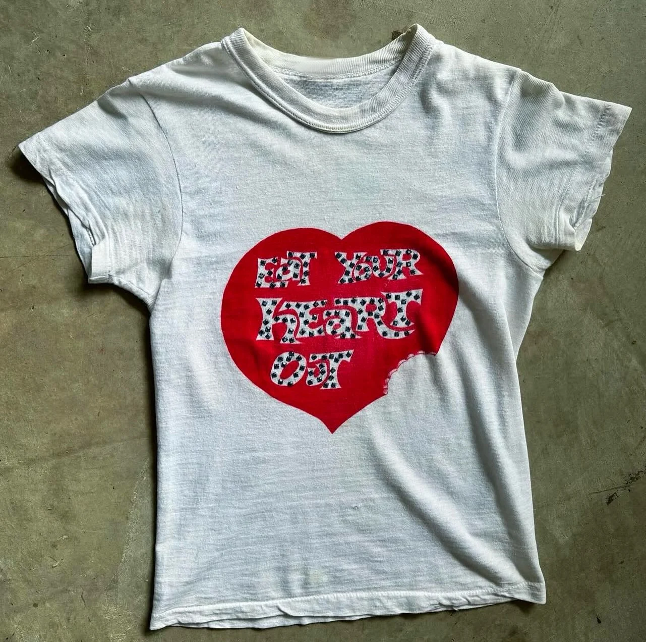 Harajuku Goth T-shirt Y2K Style Rhinestone pattern Fairy Grunge Summer street Crop Top Slim 2000s Star fashion T-shirts 90s vest
Harajuku Goth T-shirt Y2K Style Rhinestone pattern Fairy Grunge Summer street Crop Top Slim 2000s Star fashion T-shirts 90s vest