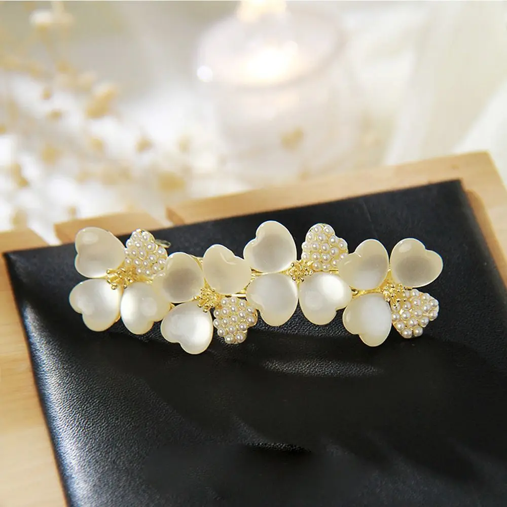 Temperament Ponytail Holder Flower Pearl Barrettes Rhinestone Women Hair Clip Headdress Girl Spring Clip Korean Style Hairpin
Temperament Ponytail Holder Flower Pearl Barrettes Rhinestone Women Hair Clip Headdress Girl Spring Clip Korean Style Hairpin