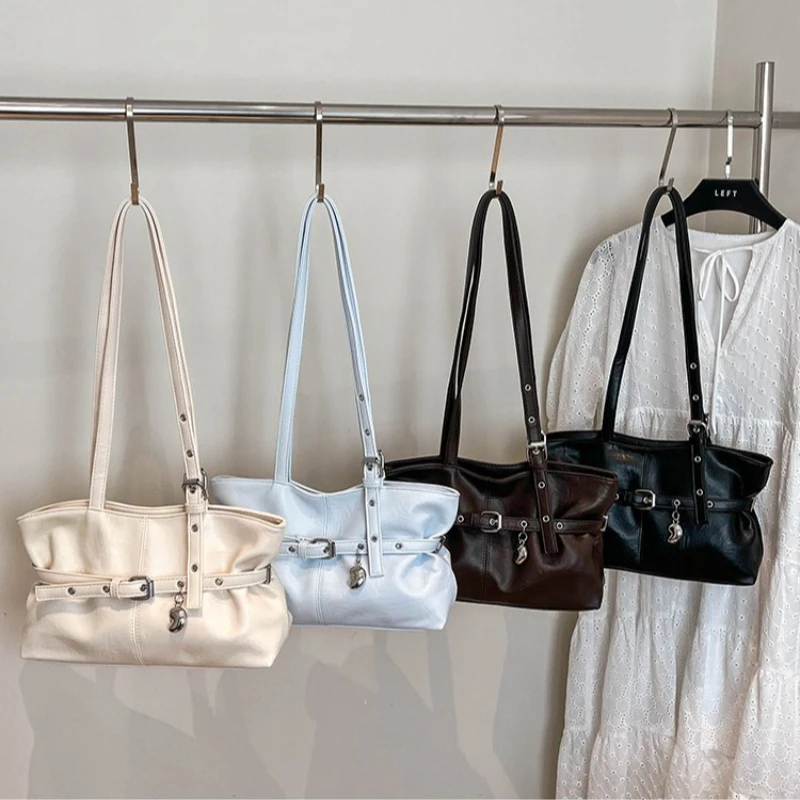 Новая сумка-хобо CEEKAY из мягкой кожи 2026 года, винтажная сумка через плечо с ремнем и подвеской в виде сердца, вместительная женская сумка-тоут
Новая сумка-хобо CEEKAY из мягкой кожи 2026 года, винтажная сумка через плечо с ремнем и подвеской в виде сердца, вместительная женская сумка-тоут