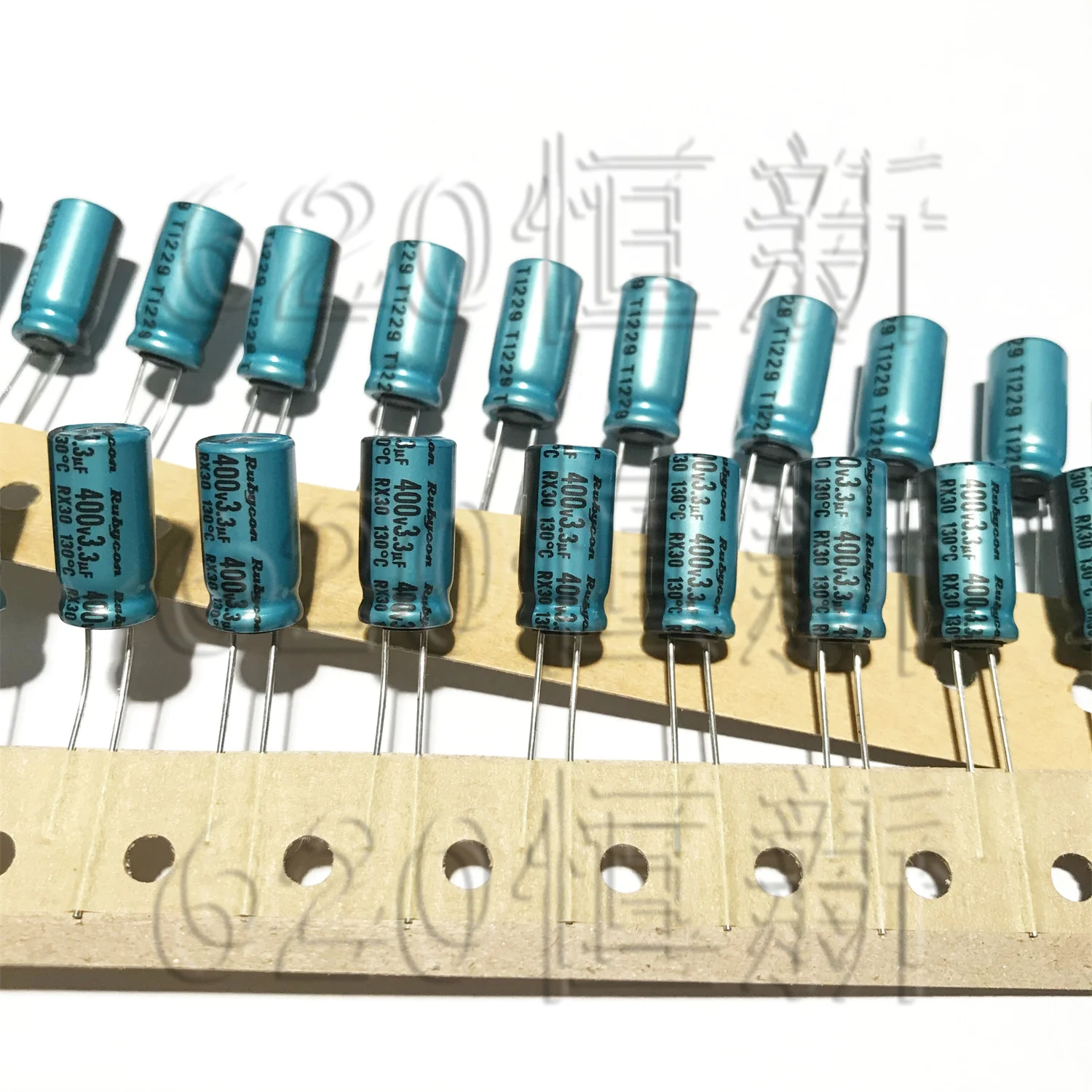 20 шт. 400V3.3UF RX30 8X16-T 400RX303R3MT78X16 оригинальные новые алюминиевые электролитические конденсаторы RUBYCON с длительным сроком службы и низким импедансом
20 шт. 400V3.3UF RX30 8X16-T 400RX303R3MT78X16 оригинальные новые алюминиевые электролитические конденсаторы RUBYCON с длительным сроком службы и низким импедансом