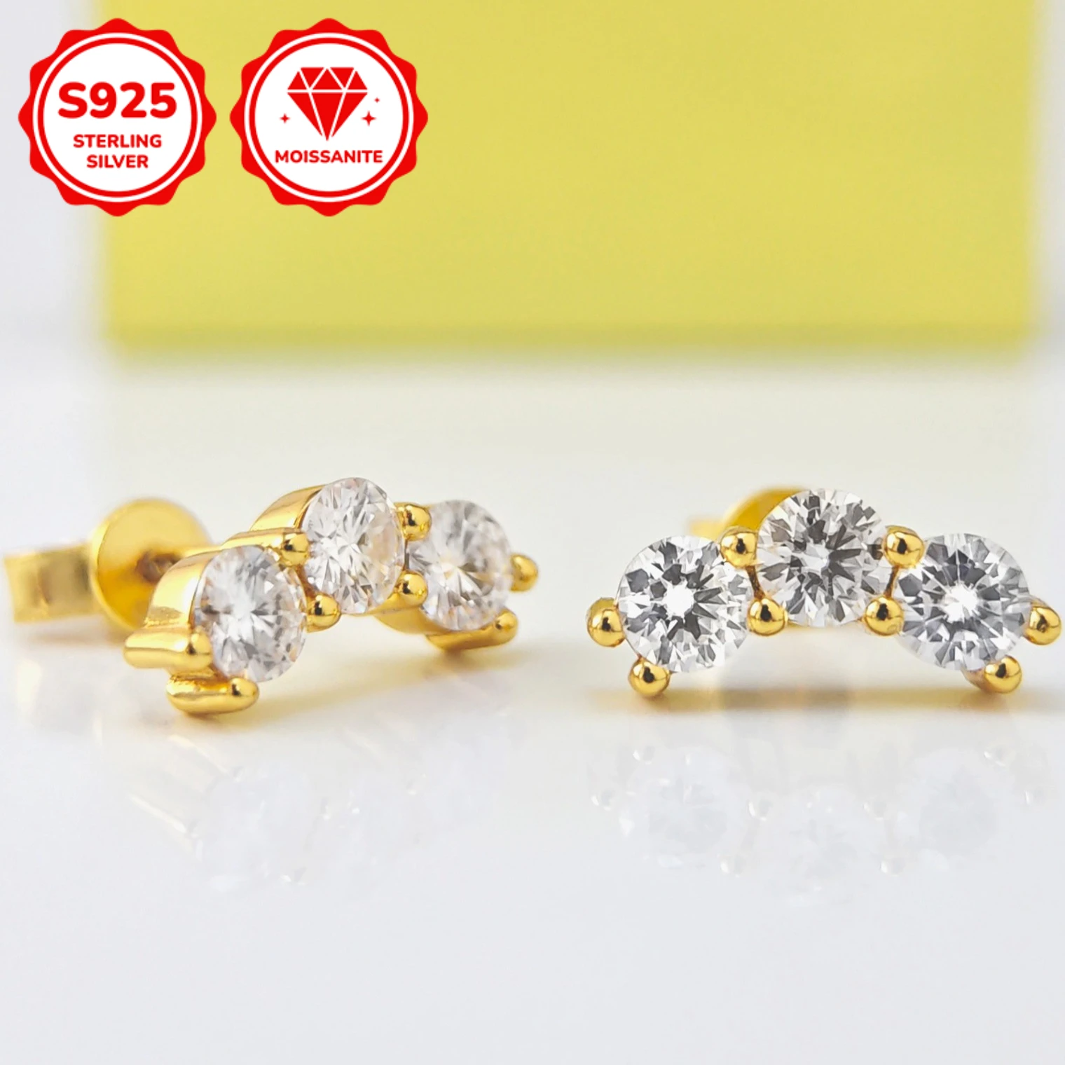 1 Pair 0.6Ct Fashionable Smiling Earrings, S925 Moissanite Earrings, Are Exquisite Jewelry Suitable for Both Women To Wear Daily
1 Pair 0.6Ct Fashionable Smiling Earrings, S925 Moissanite Earrings, Are Exquisite Jewelry Suitable for Both Women To Wear Daily
