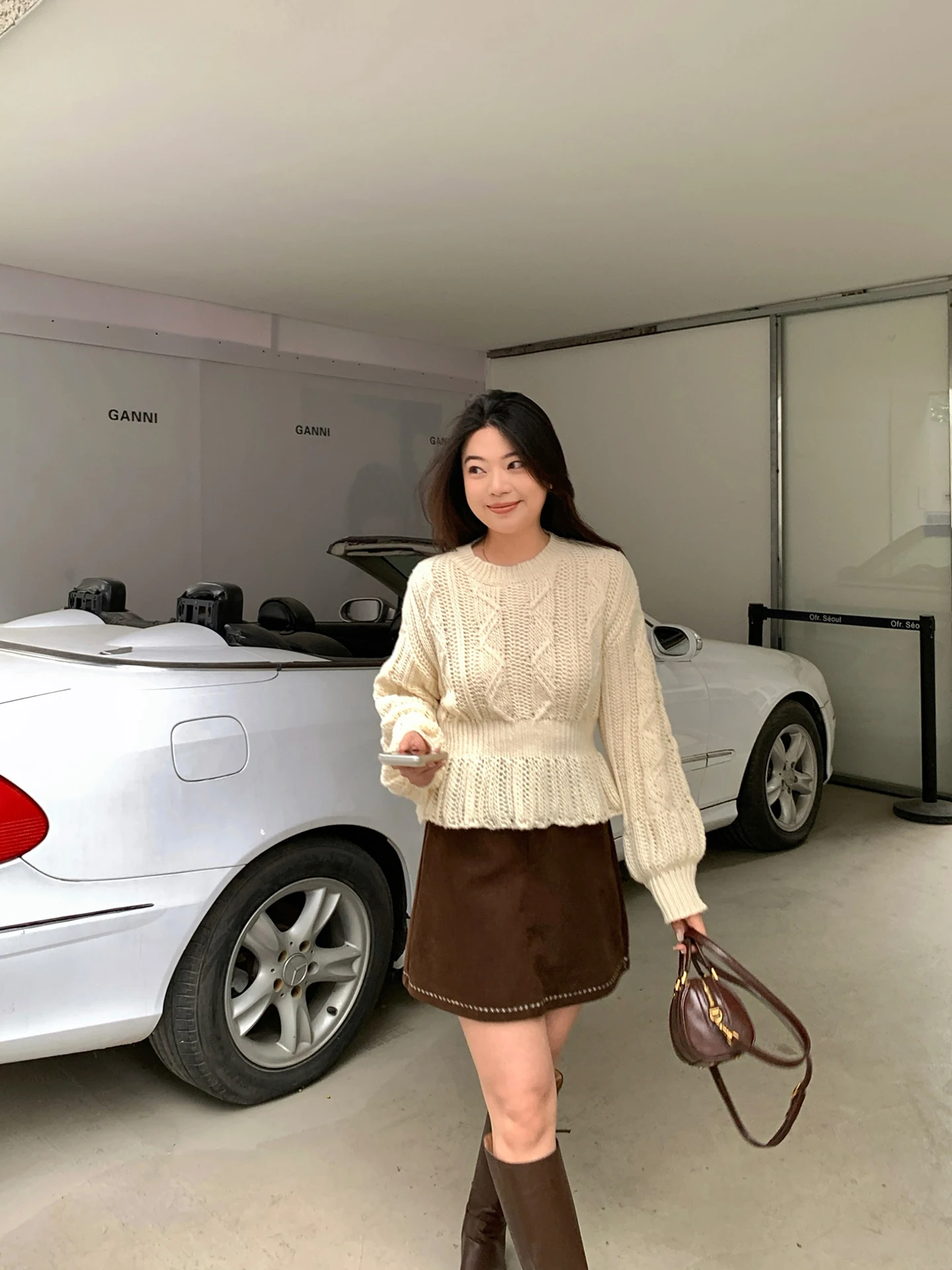 Свободный женский свитер в корейском стиле с кружевным подолом, больших размеров, модный, осенне-зимний, с V-образным вырезом, с длинными рукавами
Свободный женский свитер в корейском стиле с кружевным подолом, больших размеров, модный, осенне-зимний, с V-образным вырезом, с длинными рукавами