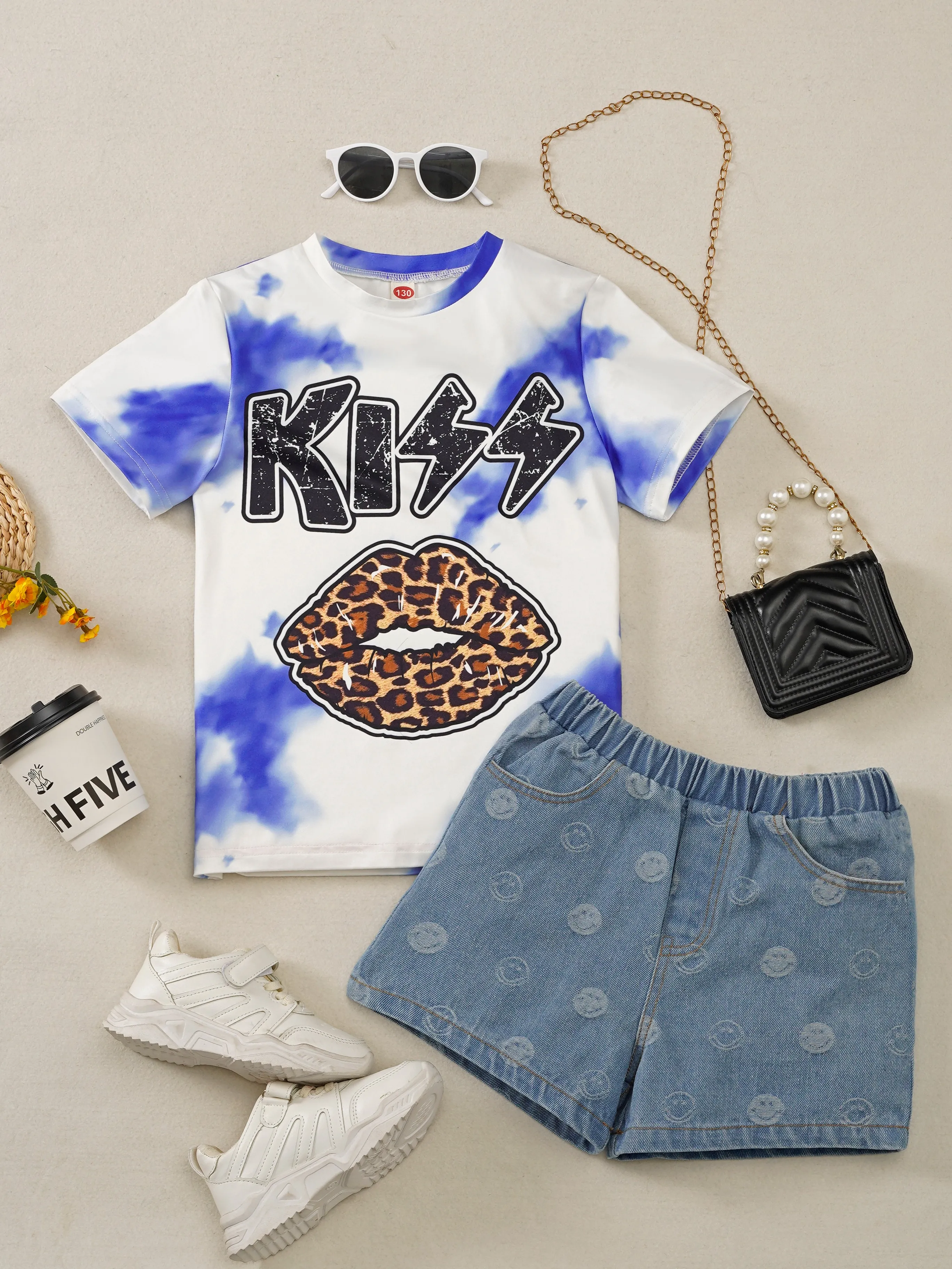 Summer Set for Girls with Denim Shorts And Short-Sleeved T-Shirt Leopard Lip Print Fashion Letters plus Light Blue Denim Shorts
Summer Set for Girls with Denim Shorts And Short-Sleeved T-Shirt Leopard Lip Print Fashion Letters plus Light Blue Denim Shorts