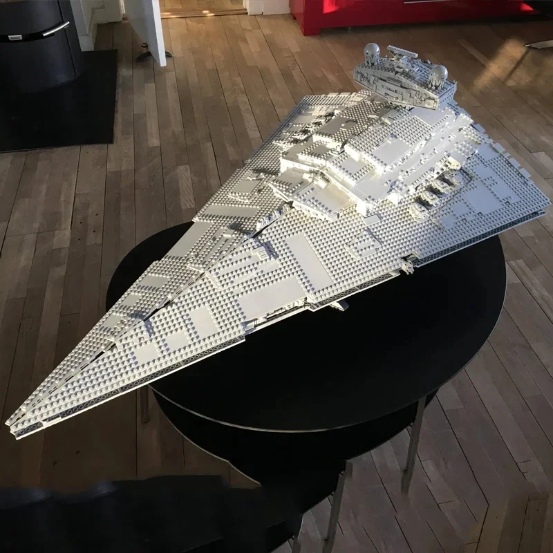 VOCKOO New Spaceship Series 4784pcs space Battleship 75252 Model Building blocks Giant Assembled Toy Boy birthday Gift
VOCKOO New Spaceship Series 4784pcs space Battleship 75252 Model Building blocks Giant Assembled Toy Boy birthday Gift