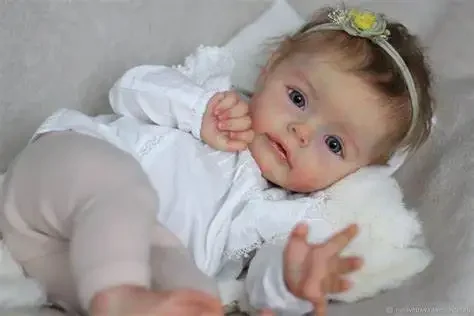 22-дюймовый комплект кукол Bebe Reborn Supply Poluplar Sue-Sue от NATALI BLICK, ограниченная серия, неокрашенные куклы Reborn Baby Dolls для девочек
22-дюймовый комплект кукол Bebe Reborn Supply Poluplar Sue-Sue от NATALI BLICK, ограниченная серия, неокрашенные куклы Reborn Baby Dolls для девочек