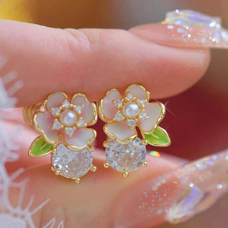 2023 Brand New Pink Stud Earrings Sweet Flower Women Fashion Sweet Metal Jewelry Party Gift Zircon Inlaid Pendant
2023 Brand New Pink Stud Earrings Sweet Flower Women Fashion Sweet Metal Jewelry Party Gift Zircon Inlaid Pendant