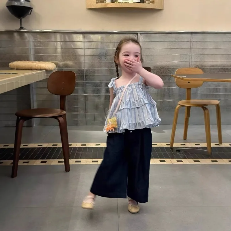 Summer New Set Girls' Bow Tie Strap Camisole Vest Sweet Plaid Top and Loose Casual Wide Leg Jeans
Summer New Set Girls' Bow Tie Strap Camisole Vest Sweet Plaid Top and Loose Casual Wide Leg Jeans