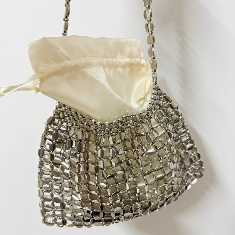 Casual Women's Handmade Beaded Weaving Shoulder Bag Fashionable and Trendy Hollow Out Soft Beaded Bag Sacs À Main
Casual Women's Handmade Beaded Weaving Shoulder Bag Fashionable and Trendy Hollow Out Soft Beaded Bag Sacs À Main